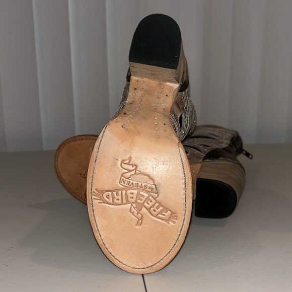 FREEBIRD BY STEVEN LOTUS IN THE COLOR TAUPE SIZE WOMEN’S 7 - Picture 5 of 8